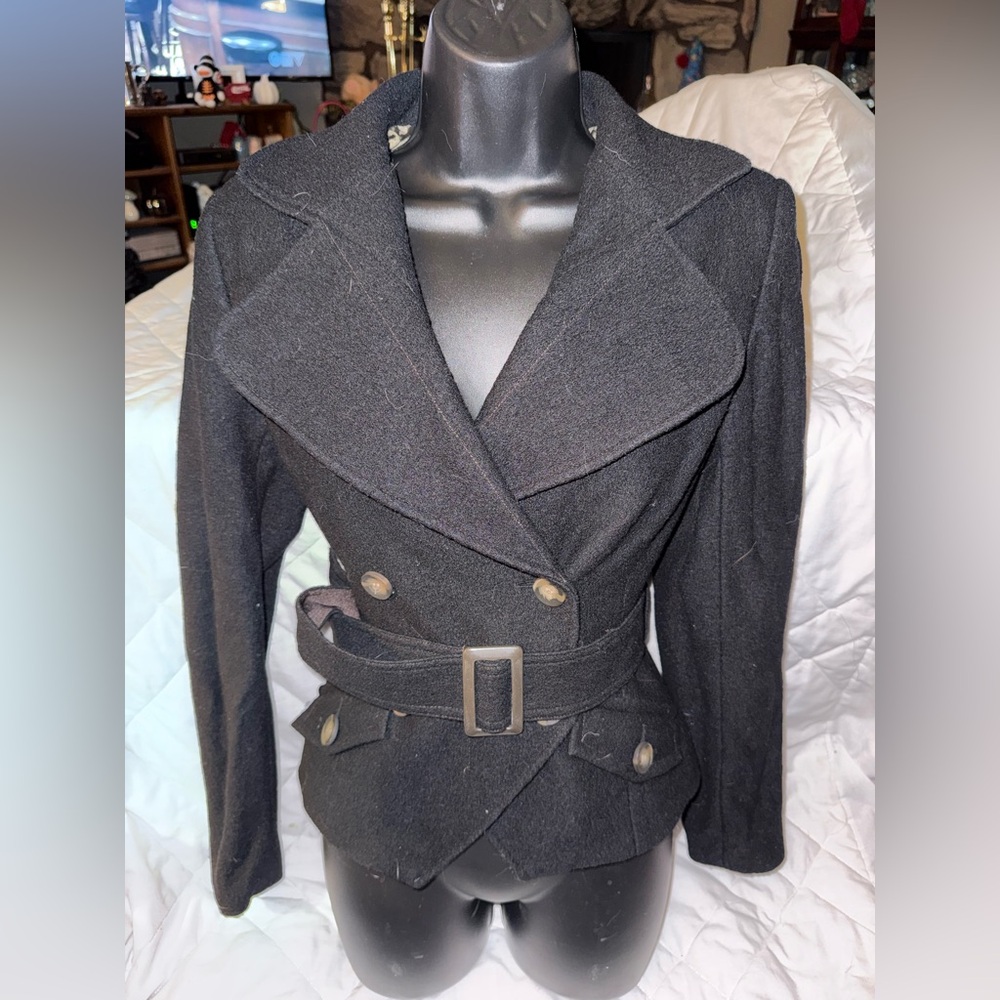 TRISTAN & ISEUT Made in Canada 100% wool double breasted belted blazer